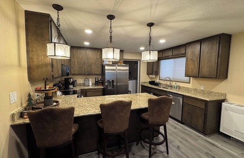 Mineral Casa | Spacious get away cabin in Mineral, minutes from Lassen south entrance