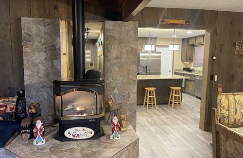 Mineral Casa | Spacious get away cabin in Mineral, minutes from Lassen south entrance