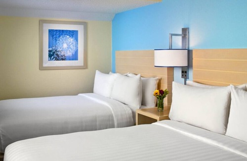 Somers Point Casa | Spacious Good-Value Accommodation! w/ Pool, Pet-Friendly, Near Surf Road Beach