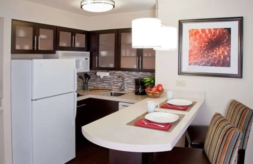 Acres Green Casa | Spacious Good-Value Accommodation! Pet-Friendly, Near Otero Tennis Courts