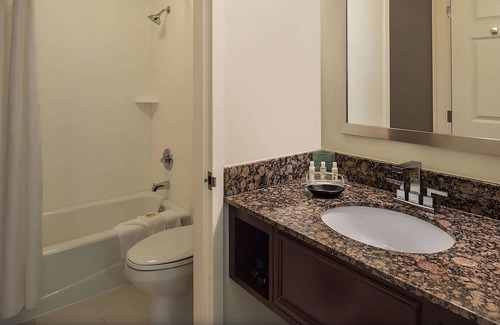 O'Hare Complejo | Spacious Good-Value Accommodation! Pet-Friendly Property with Onsite Parking!