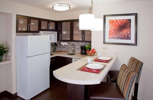 Alpharetta Hotel | Spacious Good-Value 2BR Accommodation! Free Breakfast, Pet-friendly Property!