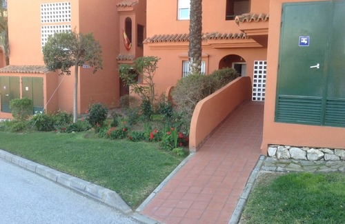 Alcorrin Apartamento | Amplio apartamento de lujo en planta baja con estacionamiento subterráneo