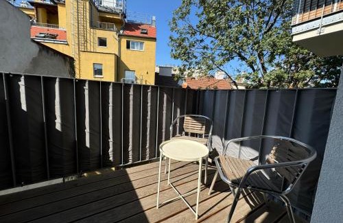 Margareten Apartamento | Spacious Group Apartment with Balcony