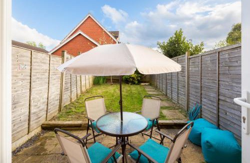 Horfield Casa | Spacious Group House for Medical Staff, Contractors & Families - Ensuites, Parking & Netflix by DreamyPads