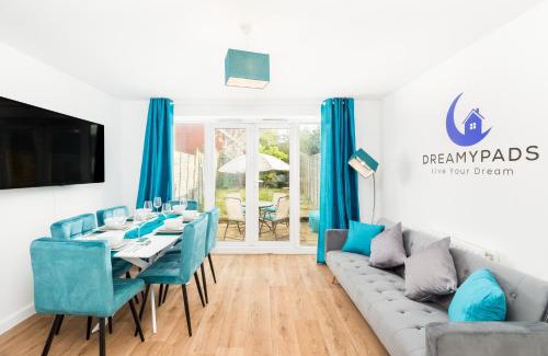 Horfield Casa | Spacious Group House for Medical Staff, Contractors & Families - Ensuites, Parking & Netflix by DreamyPads