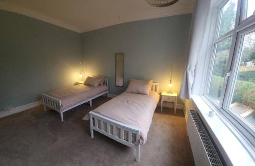 Roundhay Apartamento | Spacious Guest Flat near Roundhay Park