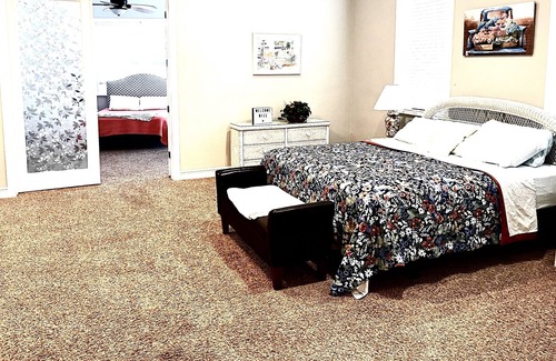 Westchase Casa | Spacious guest house on private lake!