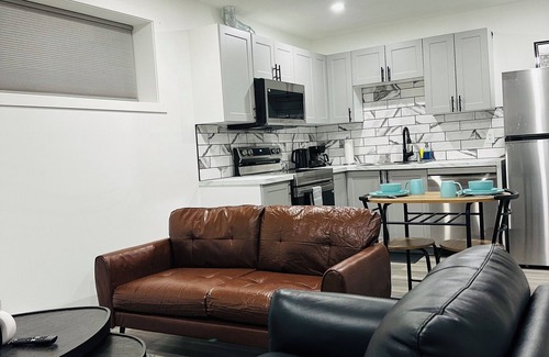 Regina Casa | Spacious guest suite in Regina, Canada