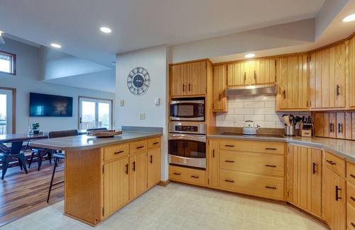 Hammondsport Casa | Spacious Hammondsport Home on 6 Acres w/ Lake View