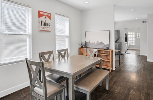 Noble Square Condominio | Spacious Hideaway minutes from Downtown w/Parking