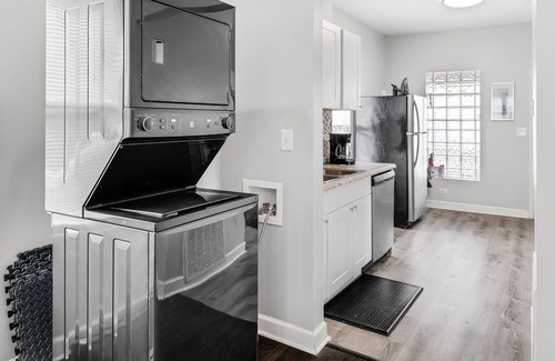 Noble Square Condominio | Spacious Hideaway minutes from Downtown w/Parking