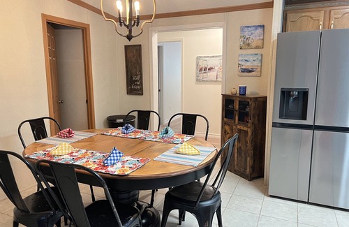 Higden Casa | Spacious Higden Retreat <1M from Sugar Loaf Marina
