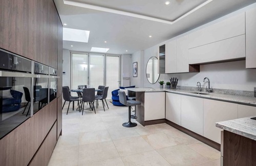 Woodseats Casa | Spacious, High Spec & Modern