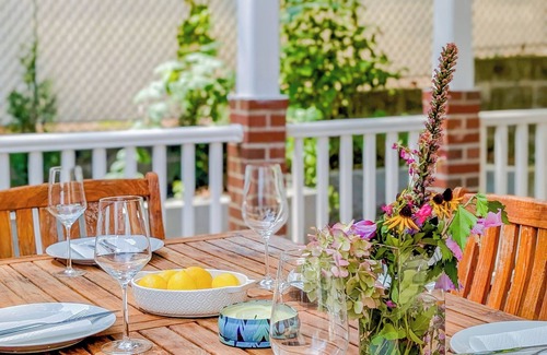 Dorchester Casa | Spacious, historic Boston 4-bedroom house with fitness room, home office, WiFi