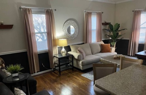 Ferguson Casa | Spacious Historic Century Home