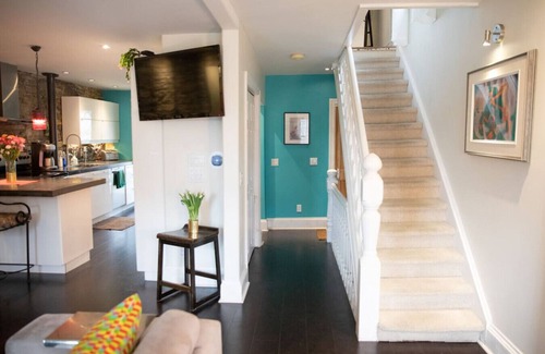 Inner Harbour Apartamento | Spacious Historic Downtown Stableman's House Loft