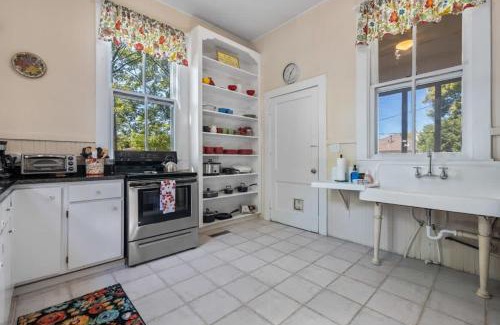 Five Points South Casa | Spacious Historic Family Home Near UAB