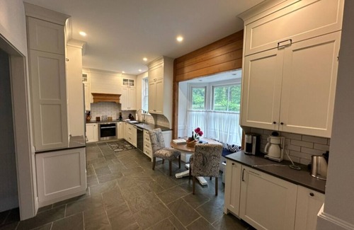 Portland Casa | Spacious Historic Home on Diamond Cove