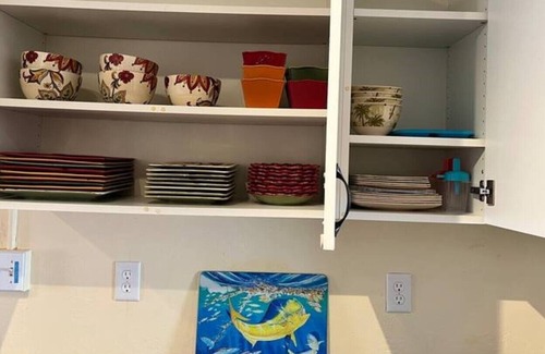 Daytona Beach Cabaña | Spacious Historic Home with sun room, eat-in kitchen, and music lounge sleeps<10