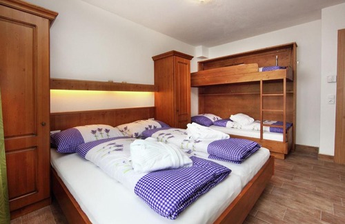 Vorderglemm Casa | Spacious Holiday Home in Saalbach Hinterglemm near Ski Area