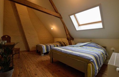 Poperinge Casa | Spacious Holiday Home with Pond in Poperinge