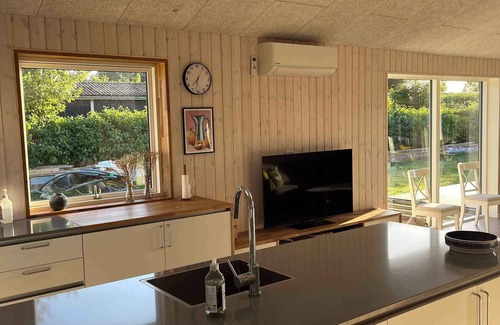 Bog By Casa | Spacious holiday home on Bogø