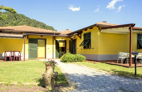 Montebello di Mezzo Casa | Espaciosa Casa Vacacional en Bucine con Piscina Compartida