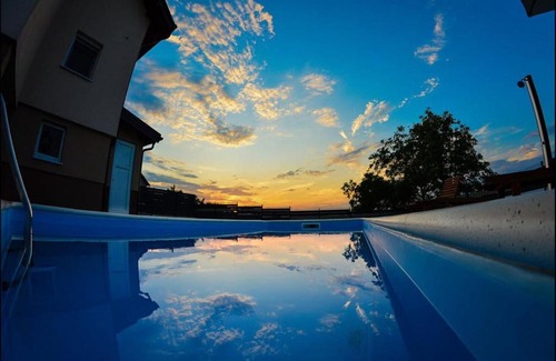 Brckovljani Casa | Spacious Holiday Home in Gračec with Private Swimming Pool
