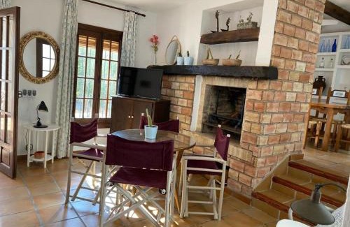 Carboneras Casa | Spacious holiday home with private garden
