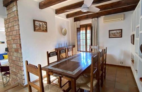Carboneras Casa | Spacious holiday home with private garden