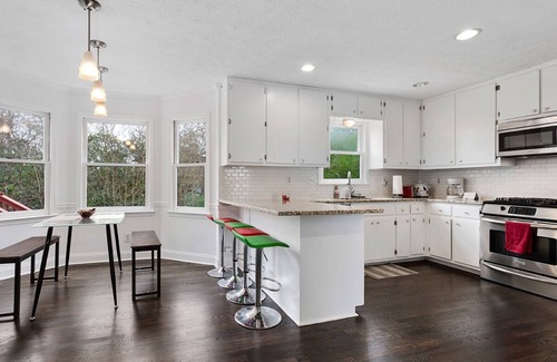 Lilburn Casa | Spacious Home (5 beds/3.5B) in Lilburn