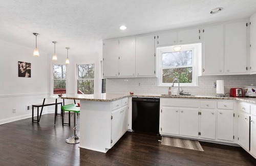 Lilburn Casa | Spacious Home (5 beds/3.5B) in Lilburn