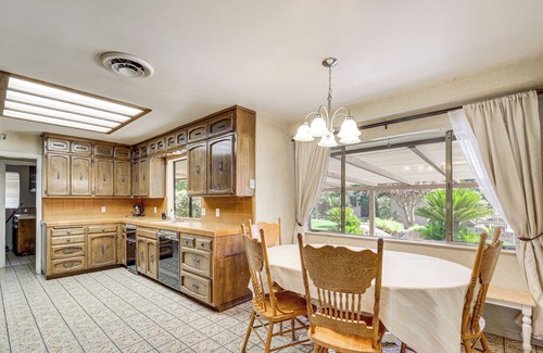 Roosevelt Casa | Spacious Home - 6 Mi to Downtown Fresno!
