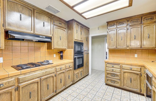 Roosevelt Casa | Spacious Home - 6 Mi to Downtown Fresno!