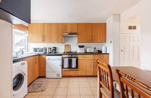 Waltham Cross Apartamento | Spacious Home by Lee Valley Rafting Waltham Cross