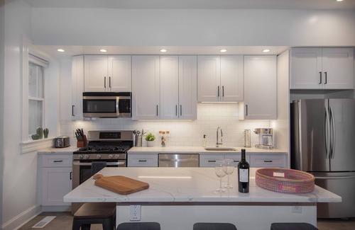 Fells Point Condominio | Spacious Home by the Water in Fells Point