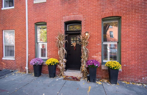 Fells Point Condominio | Spacious Home by the Water in Fells Point