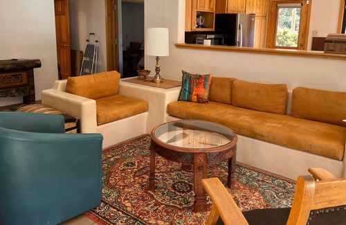 Taos Casa | Spacious Home + Casita on 5 Acres