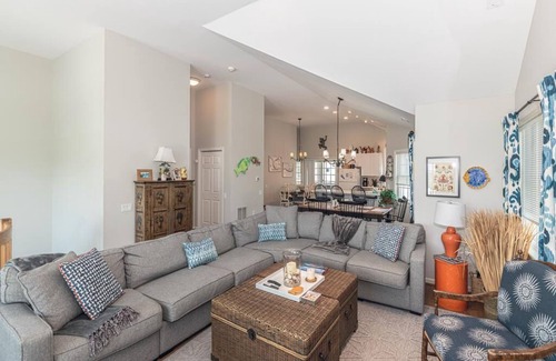 Admiral Estates Casa | Spacious Home Close to Beach