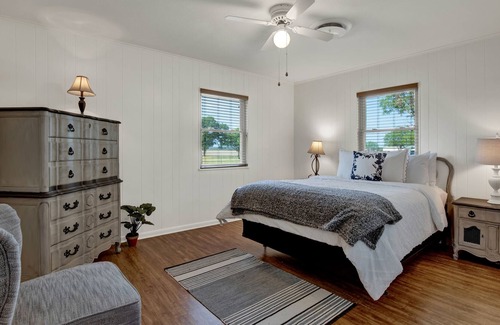 Stonewall Casa | Spacious Home - Fire Pit, BBQ and Outdoor Seating!