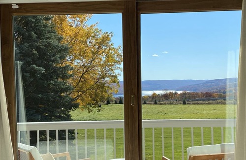 Bristol Hills Casa | Spacious Home ~Fireplace ~Barrel Sauna~ Hot Tub ~Game Room
