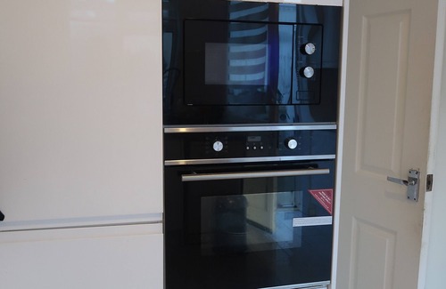 Rushmoor District Casa | Spacious Home from Home! Perfect for Farnborough Airshow.