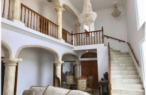 Villas de Las Palmas Casa | Spacious Home Great for a Family Vacation Right on the Beach!