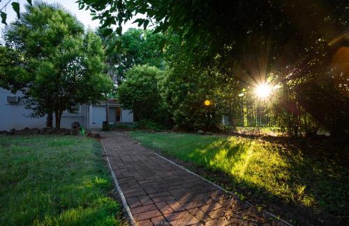Chico Casa | Spacious Home & Guest House, 2 Kitchen & Garden