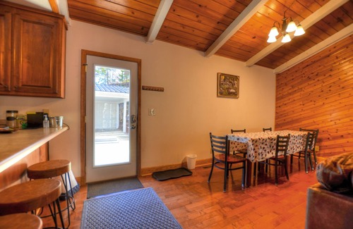 Almond Casa | Spacious home…Hot Tub…game room…Pet Friendly..WIFI