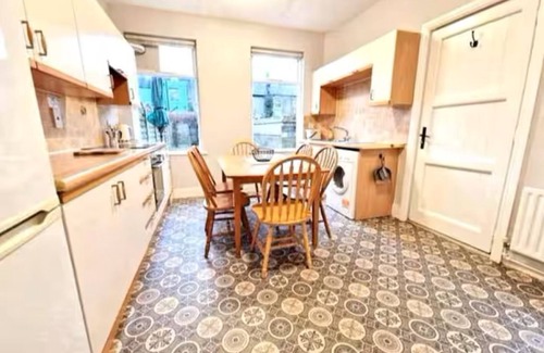 Claddagh Casa | Spacious home in a stunning location. 4 Bedrooms