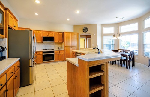 Rosedale Casa | Spacious Home in Beautiful NW Bakersfield with Pool Table