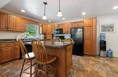 Ephraim Cabina | Spacious home in Central Ephraim- Dog Friendly home