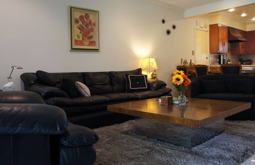 Ladera Heights Casa | 3b / 2. 5bth-Large Home - Cerca de Venecia!